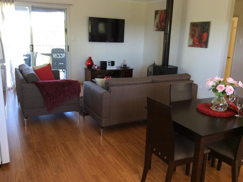 Tinaroo Sunset Retreat Bed and Breakfast Barrine Εξωτερικό φωτογραφία